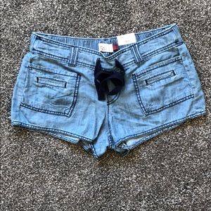 Denim shorts with tie and pockets - Never worn